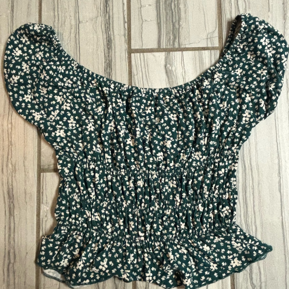 Cute little top - Picture 3 of 3
